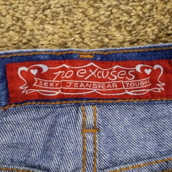 Vintage No Excuses high waisted button fly jean shorts. Women’s size 13/14 - Picture 3 of 6